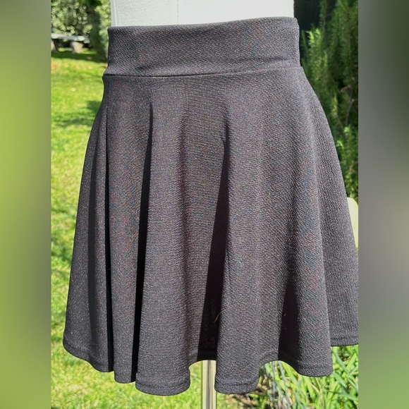 Urban Coco Flared Mini Skater Skirt - size M - Picture 1 of 5